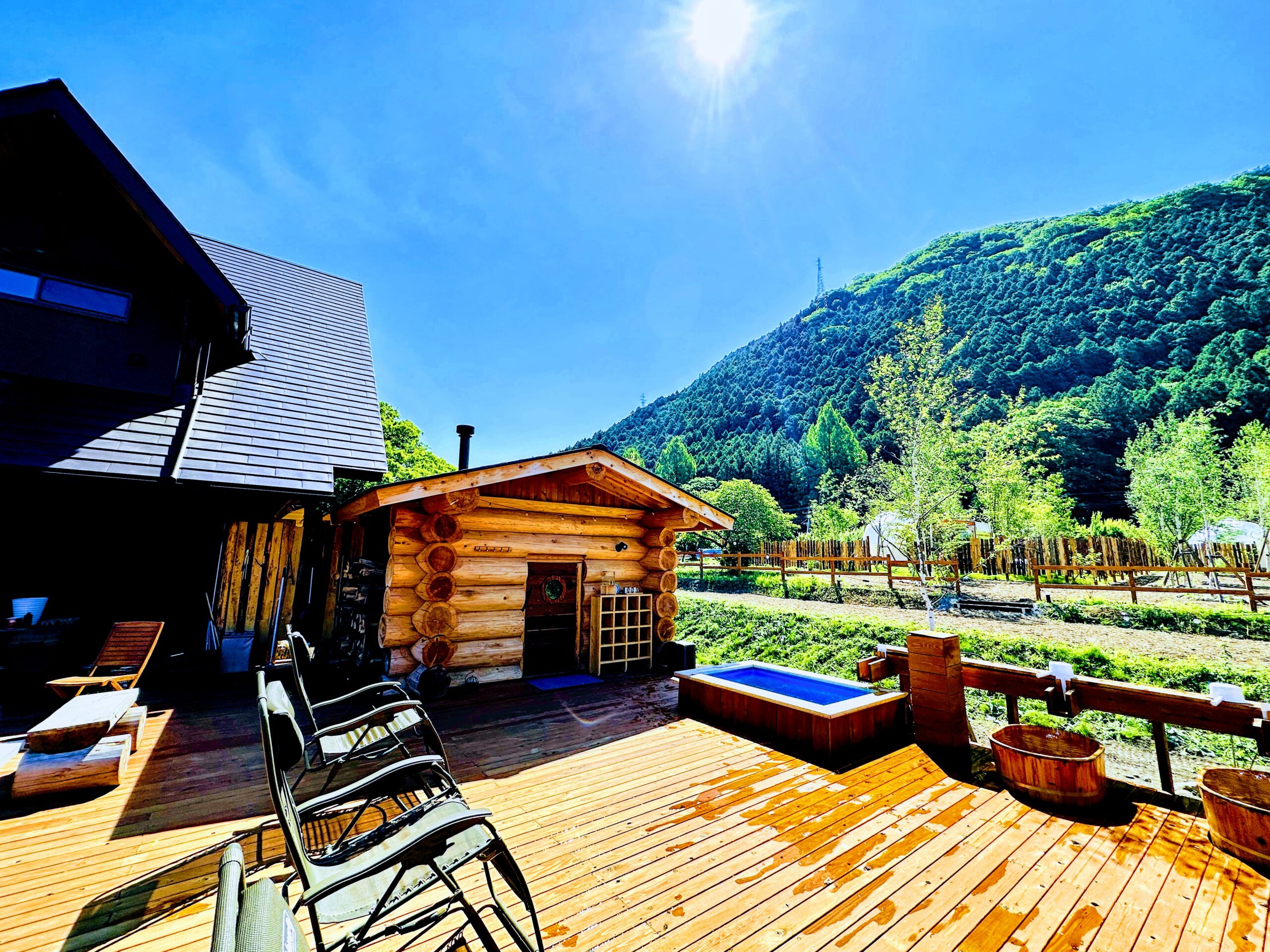 サウナの森 水沼ヴィレッジ ログサウナ小屋と水風呂