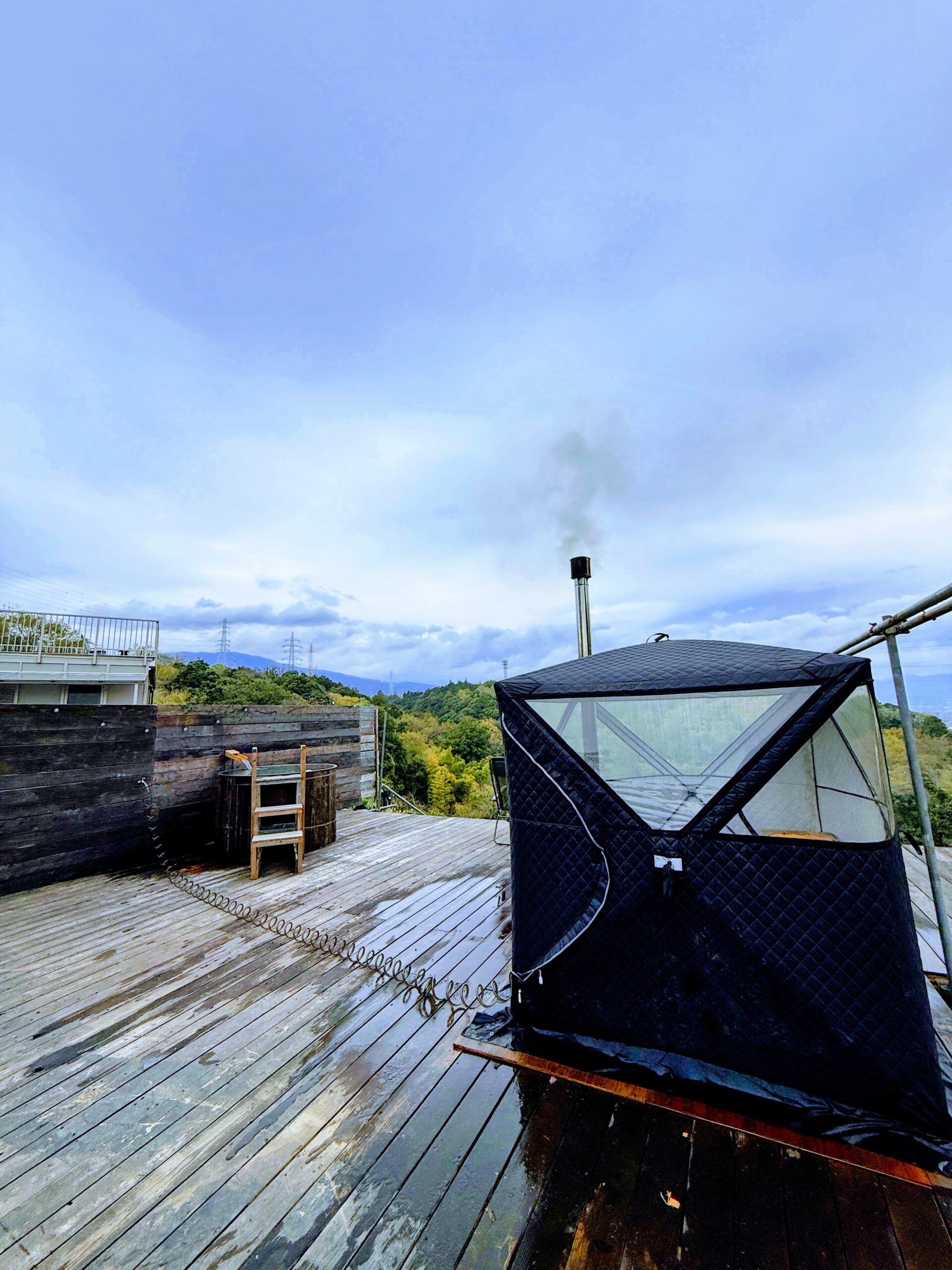 サバンナ箱根 キューブ型テントサウナ外観