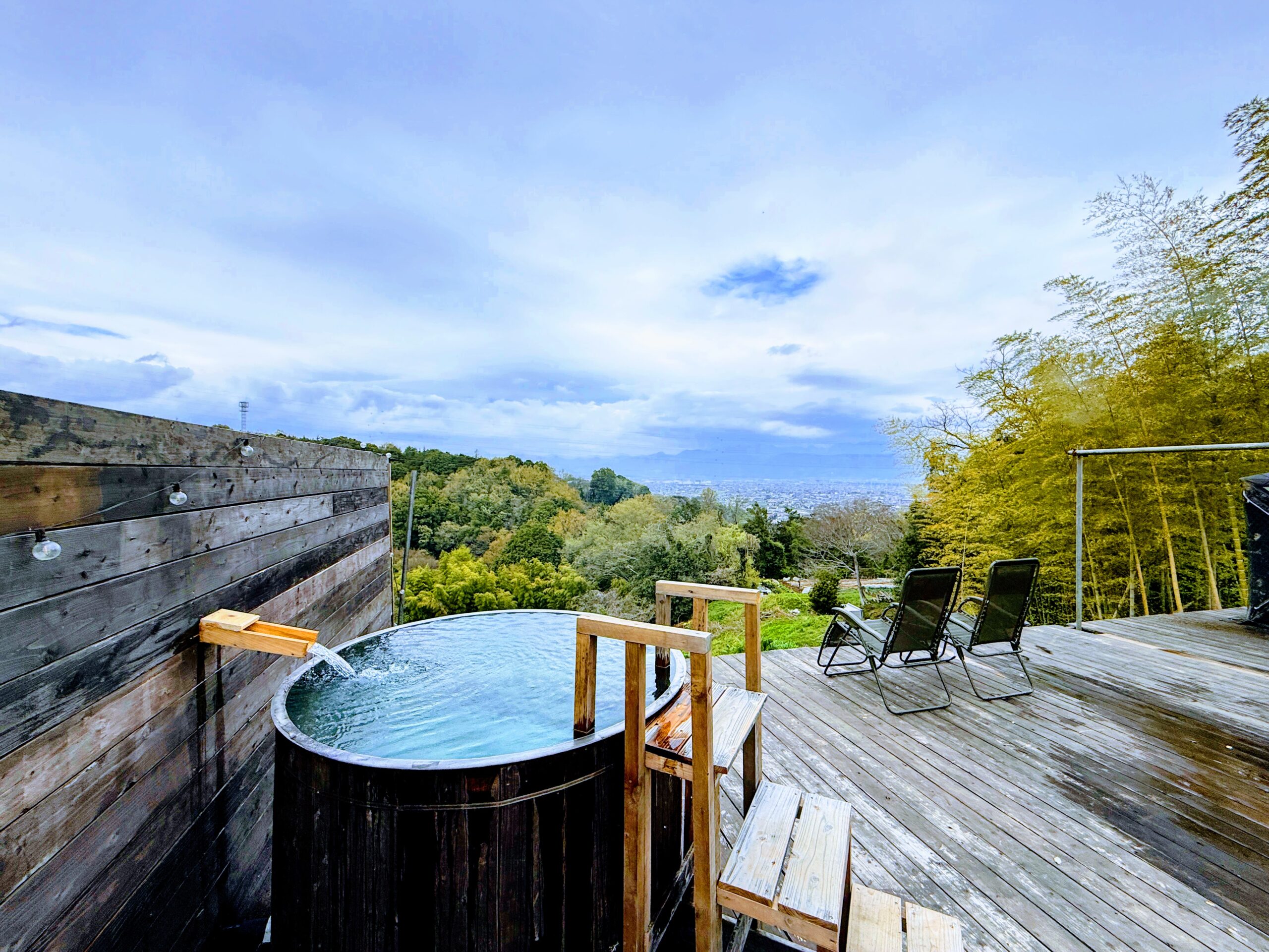 サバンナ箱根 木の樽水風呂と足柄平野のパノラマ