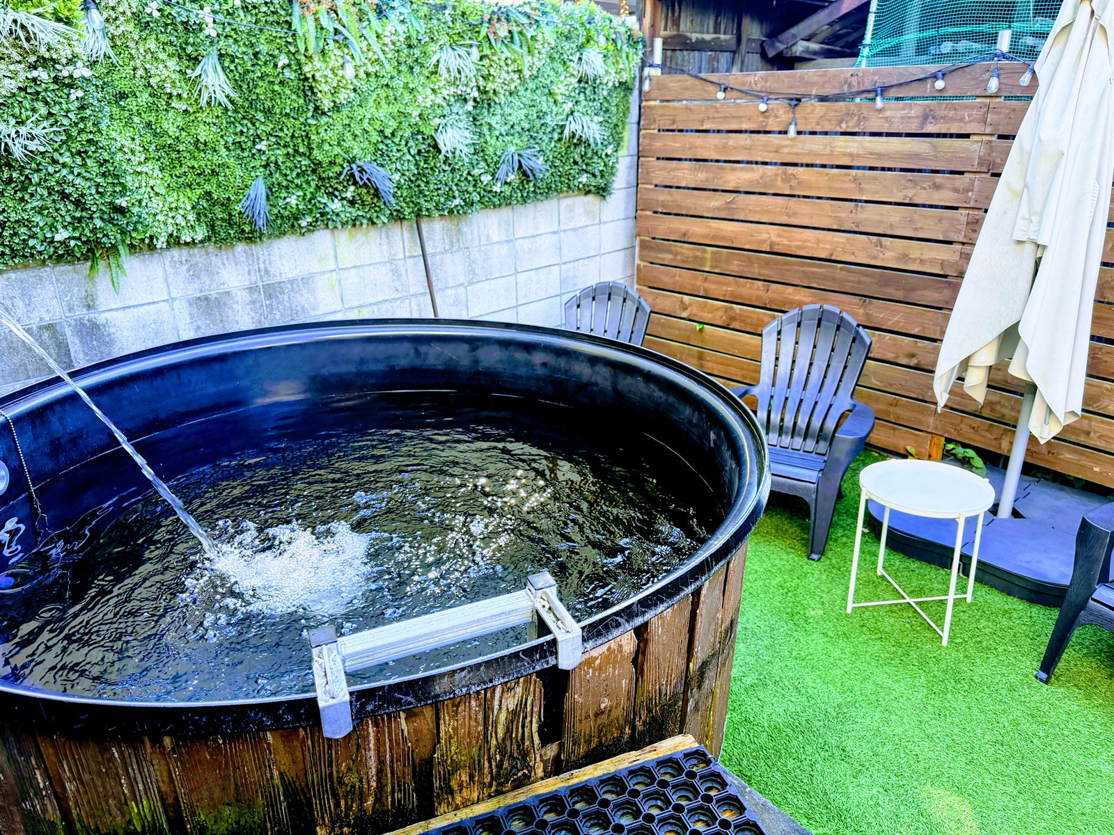 HARTA SAUNA 樽の天然地下水かけ流し水風呂