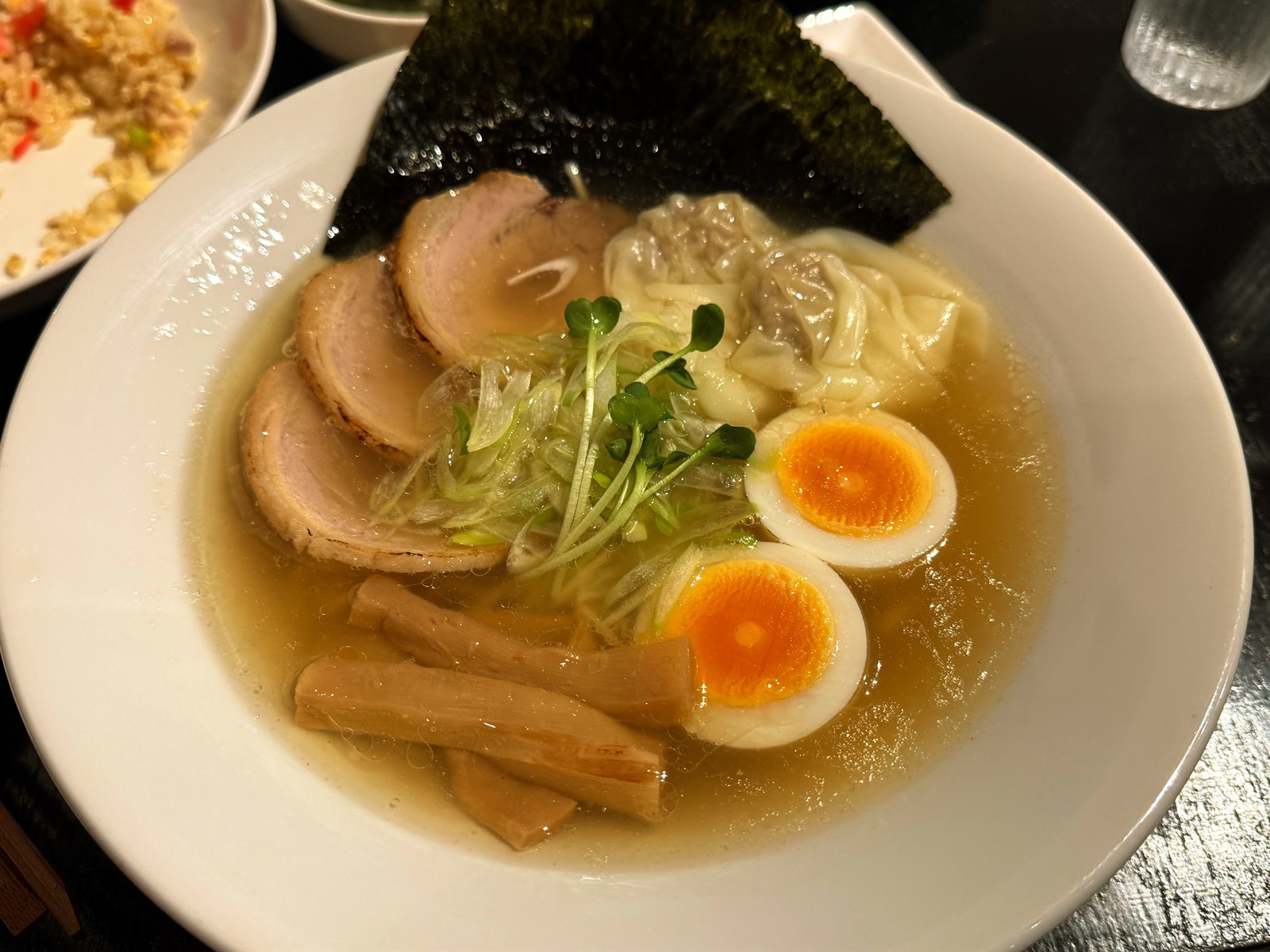 奥我の澄んだスープのラーメン